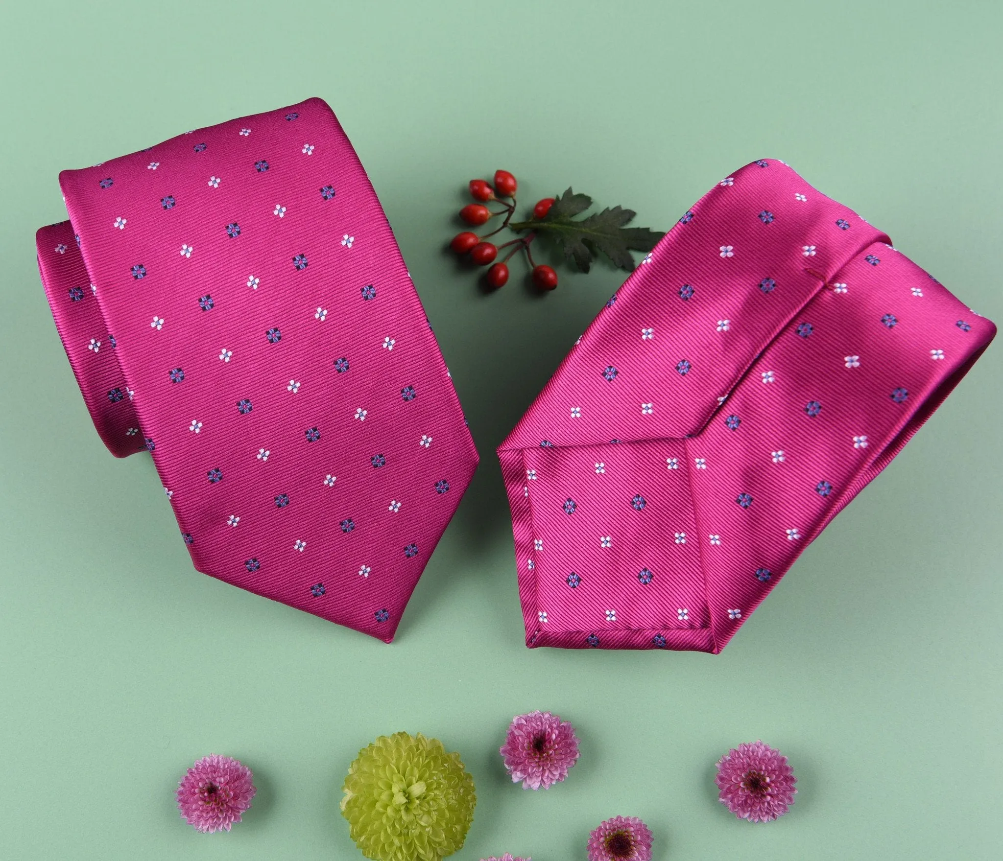 Blue Contrast Inverted Daisy Floral Magenta Red Woven Tie
