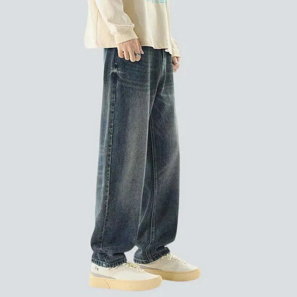 Soft fabric medium men's wash jeans
